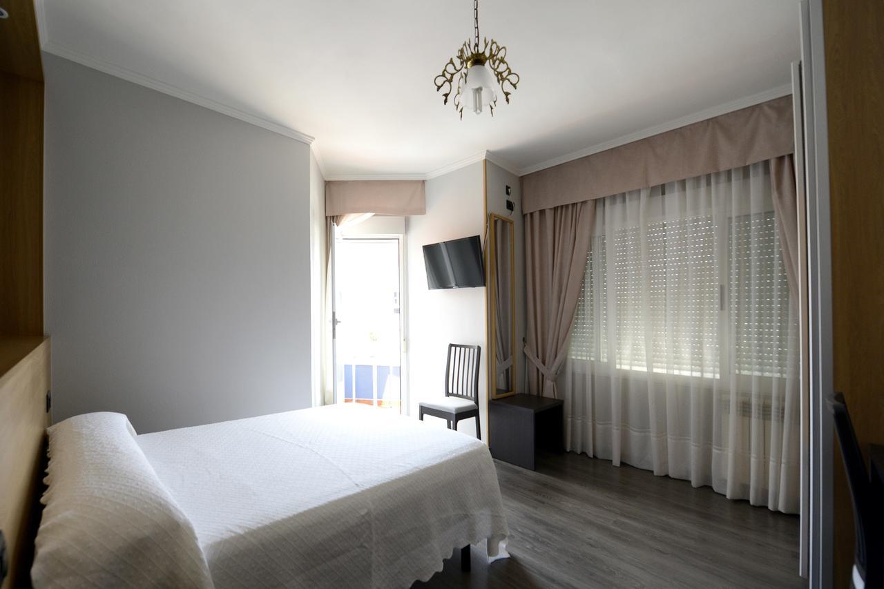 פוברה דו קאראמינל Hospedaxe A Vila מראה חיצוני תמונה