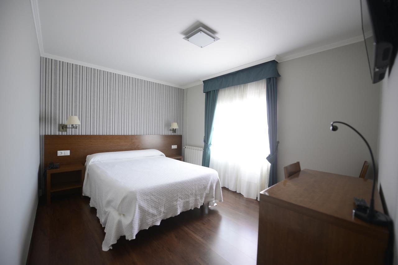 פוברה דו קאראמינל Hospedaxe A Vila מראה חיצוני תמונה